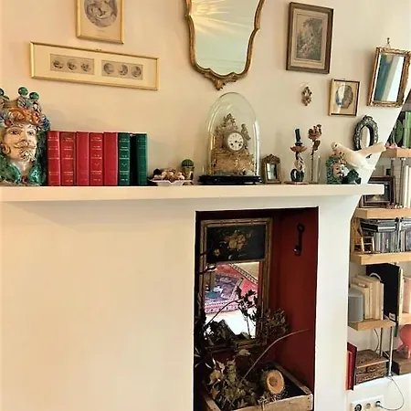 Charming Flat In The Marais Parigi
