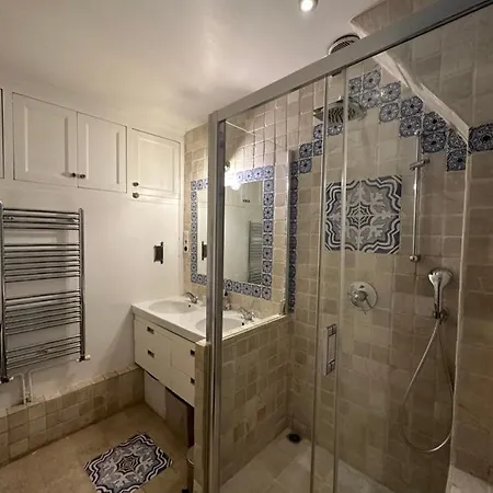 Charming Flat In The Marais Appartamento *